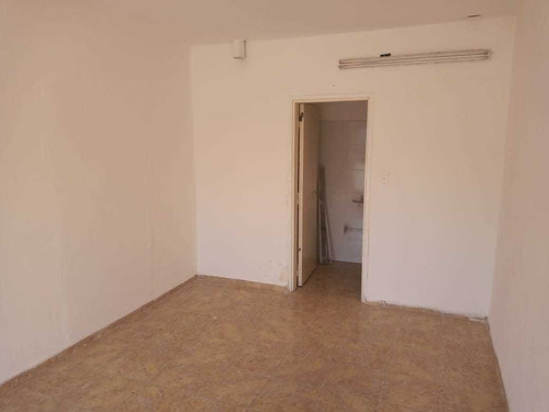 Imagen 3 de 19 de Venta De Local Más Loft