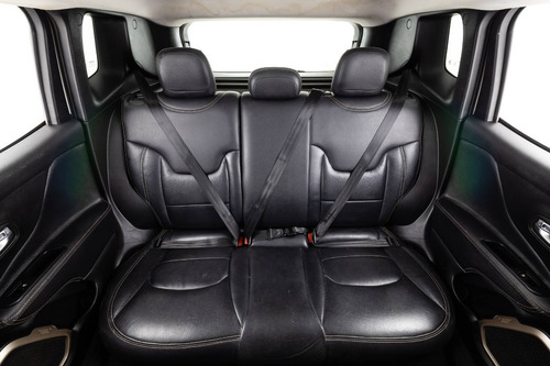 Imagem 16 de 17 de Jeep Renegade 1.8 16v Flex Sport 4p Manual