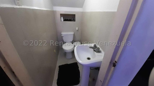 Imagen 28 de 30 de Casa En Venta En Terra Mia Cabudare, Cuenta Con Techo Flotante Y Luces Indirectas, Columnas Romanas Imperiales, Cocina Equipada, Cod 22-16008, Inf 04245943684, J17