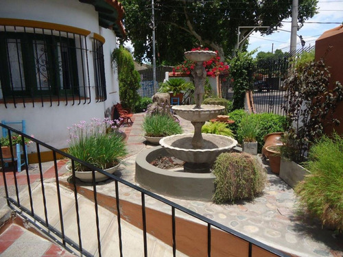 Venta Casa Estilo Colonial Con12 Dormitorios.