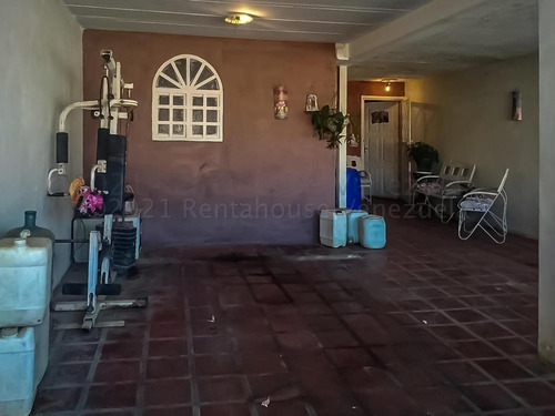 Imagen 2 de 10 de Casa Duplex En Venta Ubicada En La Puerta Maraven