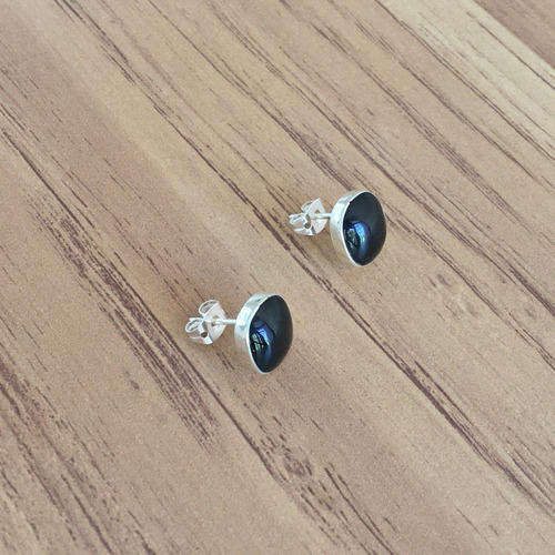 Imagen 4 de 10 de Arete Broquel Cuadrito Resina Y Plata .925 Agálea Joyería