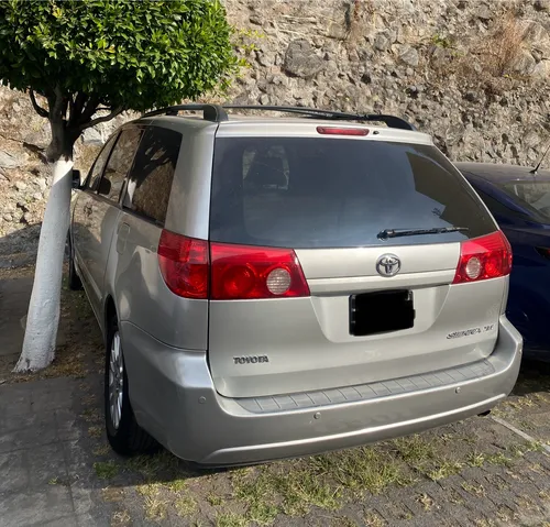 Toyota Sienna Xle Piel At