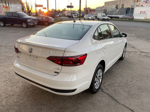Imagen 6 de 14 de Volkswagen Virtus Trendline 1.6 Msi Vehiculosdeloeste