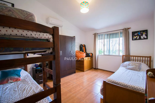 Casa En Alquiler Temporal, En Piriápolis, Ideal Para Disfrutar En Familia, Piscina Climatizada, Predio Cercado.