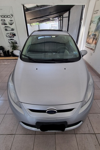 Imagen 3 de 10 de Ford Fiesta Kinetic Design 2011 1.6 Design 120cv Titanium