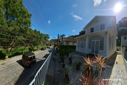 Charme E Sofisticação Em Petrópolis Casa Espetacular Com Vista Para A Catedral!