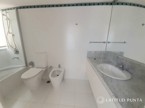 Imagen 8 de 15 de Apartamento Esquinero En Le Parc, 3 Suites Más Dependencia