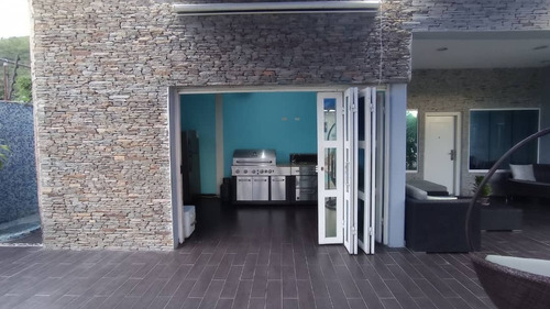 Imagen 10 de 27 de Casa En Urb. Las Morochas Fg