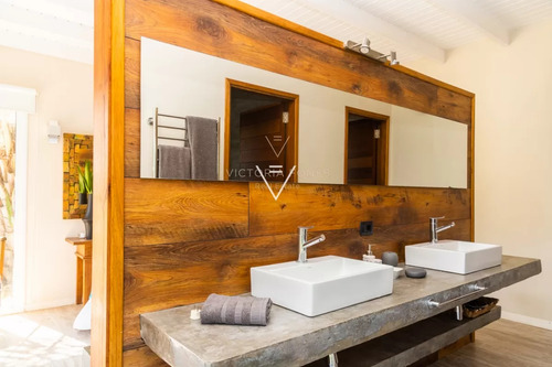 Venta De Casa 5 Dormitorios En Pinar Del Faro José Ignacio Con Gran Jardin Parquizado (pfi7)