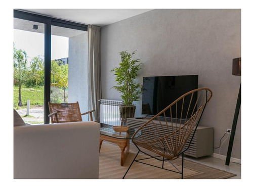 Triplex En Venta En Barrio Cerrado En Tigre. Amplios