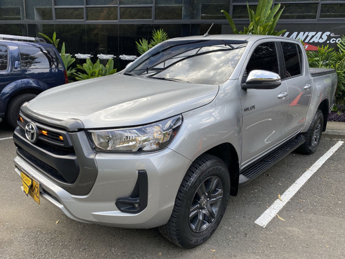 Imagen 2 de 24 de Toyota Hilux 2.4 4x4 2021