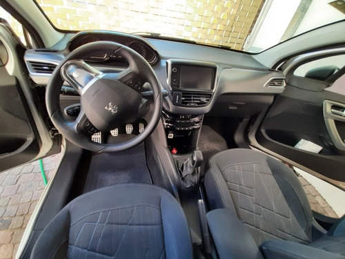Imagen 6 de 10 de Peugeot 208 2014 1.6 Feline