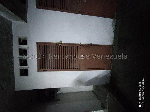 Yf Apartamento En Venta En La Urbina 24-16905 Merw