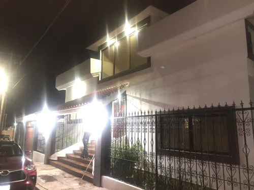 Casa Remodelada Con Amplio Jardin, Cerca Del Centro Historico Y Vista Ala Catedral
