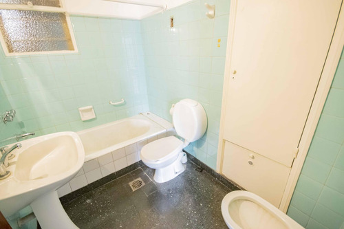 Departamento De 3 Ambientes Dependencia Apto Profesional En Alquiler, En Martínez.