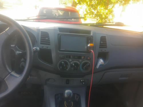 Imagen 14 de 14 de Toyota Hilux 2010 2.5 Cab Doble 4x2