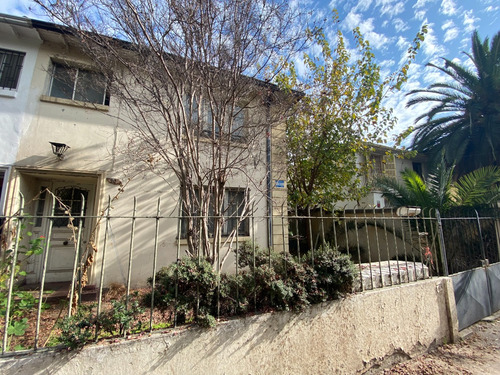 Casa Ley Pereira A Pasos De La Casa De La Cultura De Ñuñoa