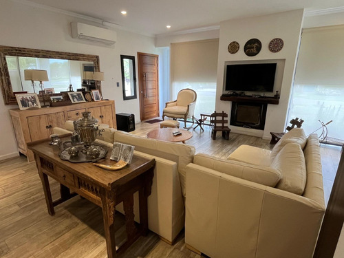 Venta Casa 4 Dormitorios Barrio Privado La Tahona