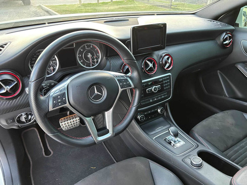Imagen 18 de 20 de Mercedes-benz Clase A A45 Amg Divino