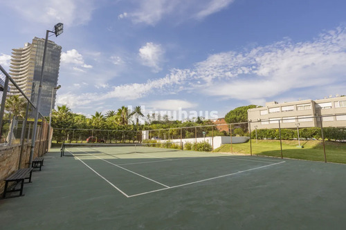 Alquiler Apartamento Cuatro Dormitorios Parrillero Propio Playa Mansa Punta Del Este Edificio Casino Tower