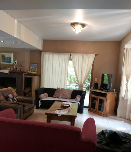 Alquiler De Casa Amoblada, En Saint Thomas Sur, Canning