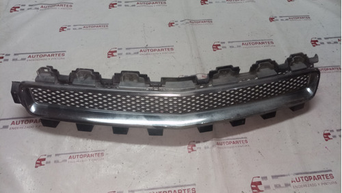 Parrilla Superior Chevrolet Malibu 2008-2012 Original C/deta