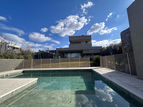 Se Vende Casa En B Las Cañitas