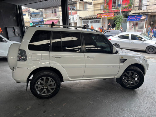 Mitsubishi Pajero TR4 2.0 4x2 Flex Aut. 5p