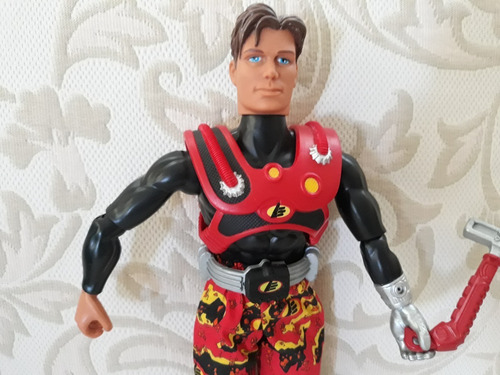 Muñeco Max Steel Héroe Defensor Figura De Acción C/ Martillo