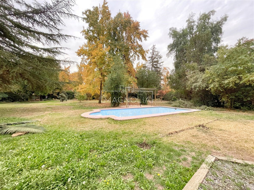 Casa En Venta De 5 Dorm. Mas Servicio En Sector Santa Esther