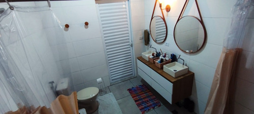 Oportunidade De Investimento - Sobrado Com 2 Suites Amplas