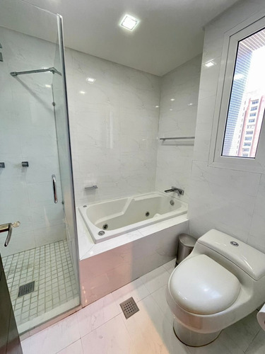 Imagen 25 de 27 de Av-1020 Zona Este Penthouse Edificio Alfa Sector La Lago