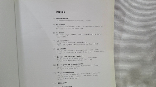 Imagen 5 de 10 de Cuerpo Diseñado Sobre La Forma En El Proyecto Vestimenta Gg