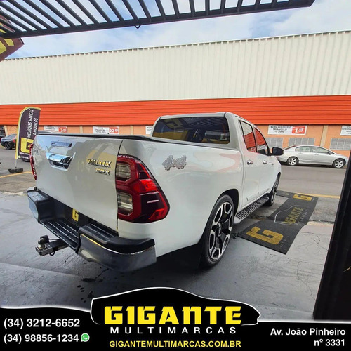 Toyota Hilux CD SRX 4X4 2.8 TDI 16V DIESEL AUT.