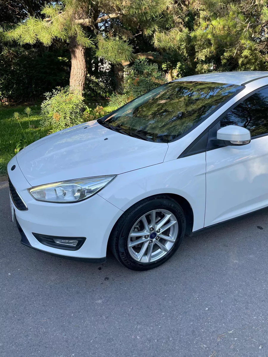 Ford Focus 1.6 Mt S