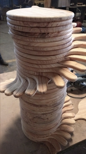 Imagen 4 de 8 de Platos De Madera Con Mango Para Pizzas