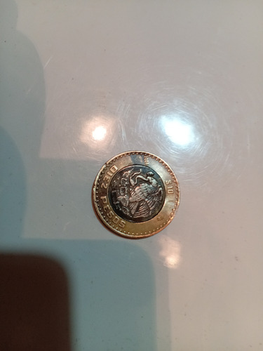 Moneda De $10 Pesos Con Águila Reposando En Lugar Del Sol