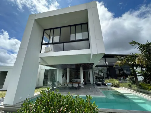 La Casa Mas Exclusiva Del Alto De Palmas! Excelente Ubicacion Y Precio! Como Nueva! Con