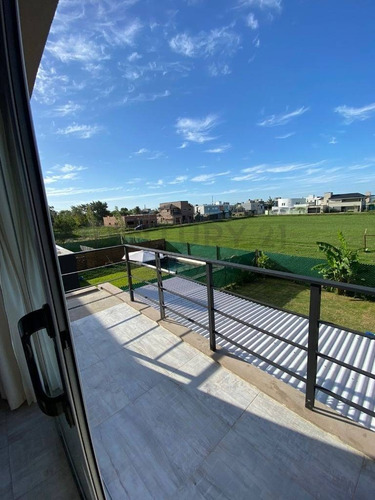 Imagen 15 de 18 de Calle 5 Entre 499 Y 500-casa A Estrenar 2 Dormitorios Y Parque En Venta - Gonnet