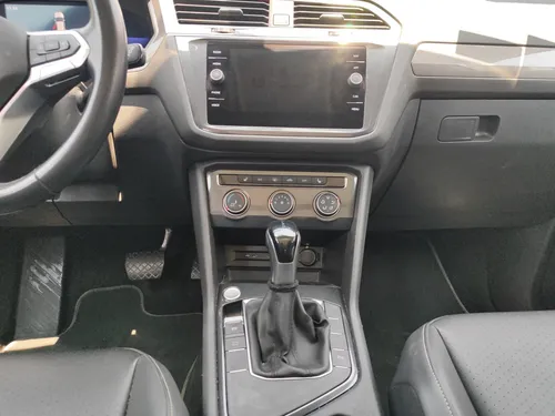 Volkswagen Tiguan 5p Comfortline L4/1.4/T Aut