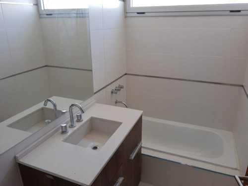 Imagen 16 de 27 de Departamento En Venta De 3 Ambientes Con Cochera En Lomas De Zamora