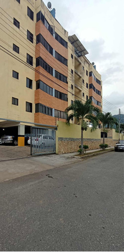 Norail Machado Vende Apartamento En Urb Rotafe Naguanagua
