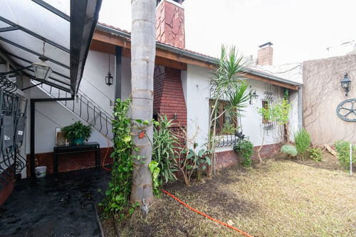 Venta Casa C/ Pileta, Jardin En Lomas Del Mirador