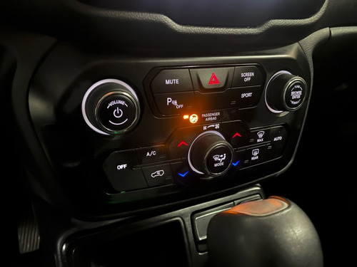 Jeep Renegade 1.8 16V FLEX LONGITUDE 4P AUTOMÁTICO