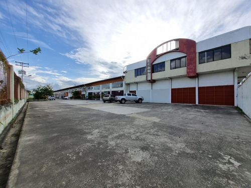 Local En Venta, Centro Empresarial La Guaricha, Av. Aragua