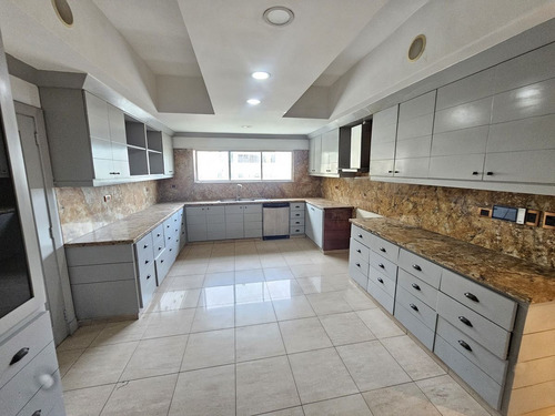 Penthouse De 3 Niveles En Bella Vista Sur