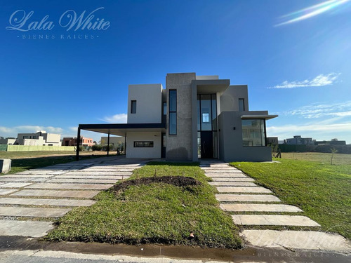 Casa En Venta En Lagos De Canning