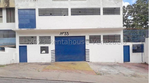 Se Vende Galpón Industrial En Boleíta Norte. 24-10957.