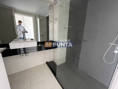 Imagen 14 de 25 de Frente Al Mar, 3 Dormitorios, 2 Baños, En Venta , Punta Del Este